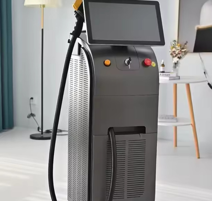 Weiterentwickelte 808nm Laser-Haarentfernung 15,6 Zoll 4K Intelligenter Bildschirm 10-120J/cm\u00b2 Flüssigkeit